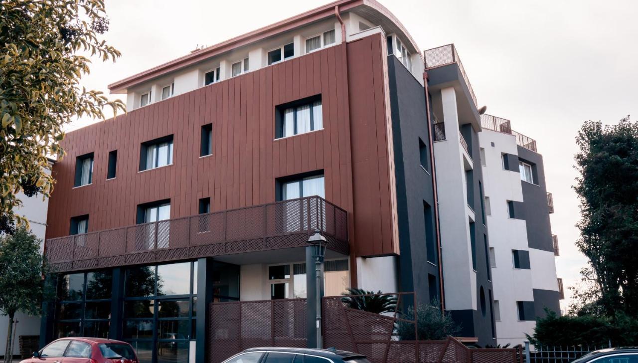 K Modern Hotel 페스키에라델가르다 외부 사진