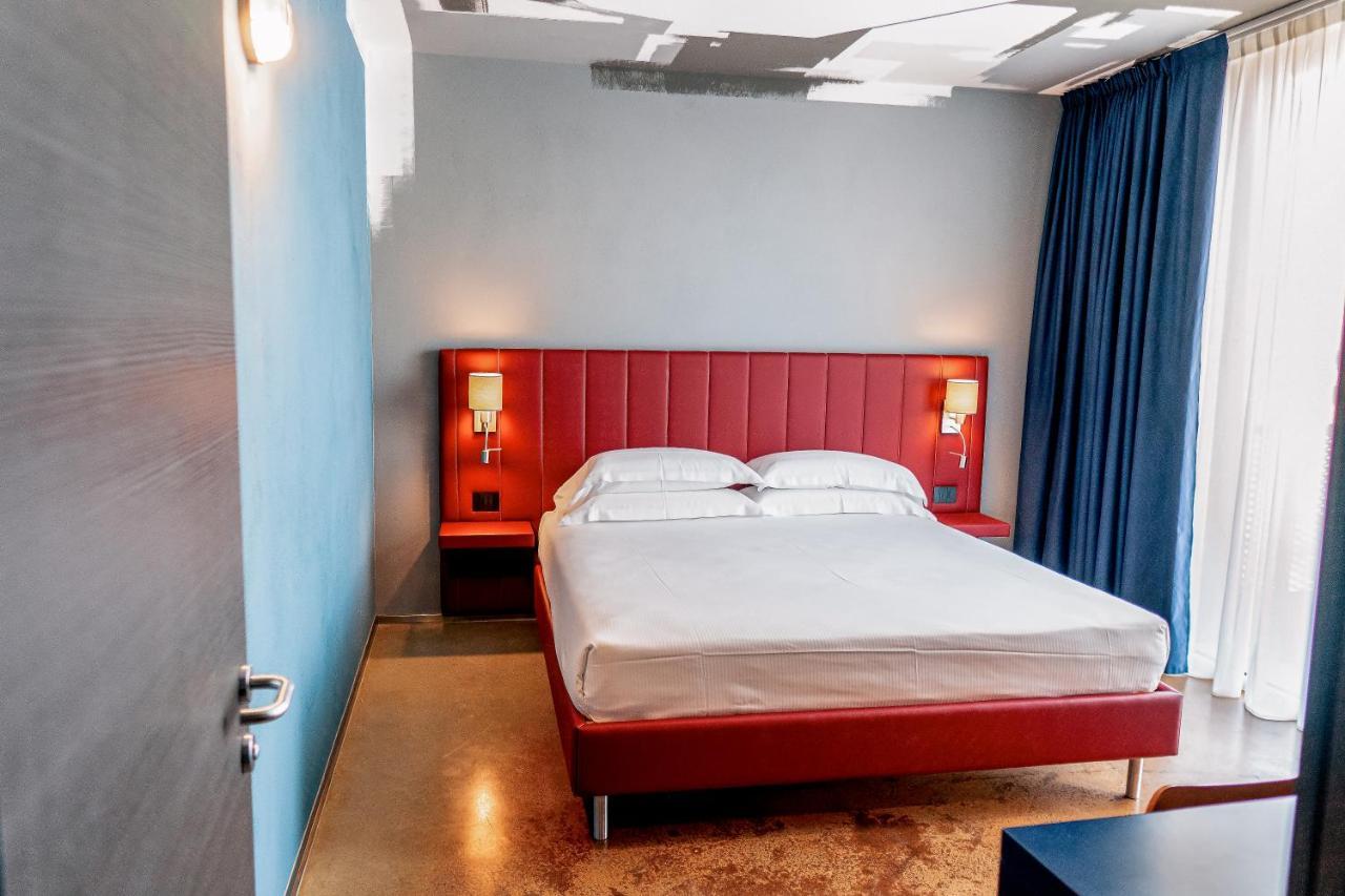 K Modern Hotel 페스키에라델가르다 외부 사진