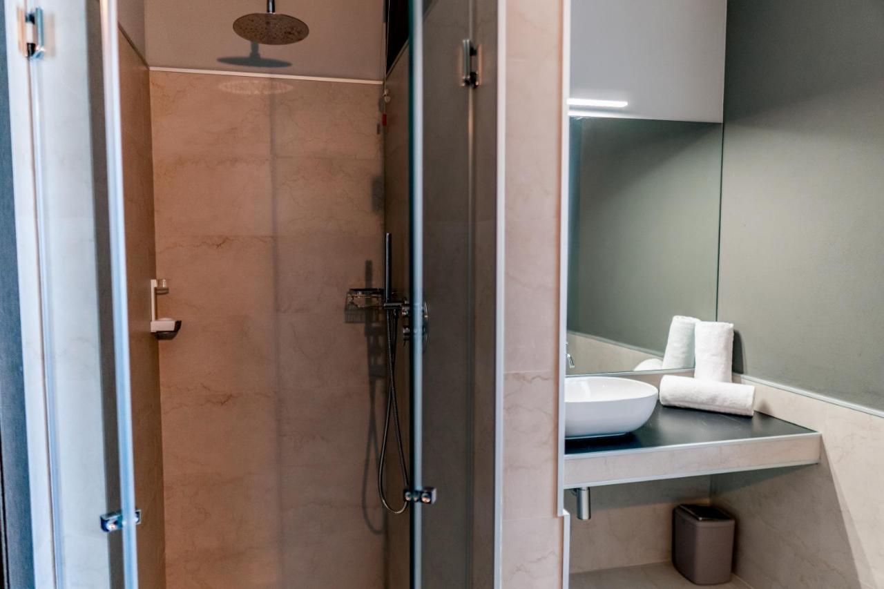 K Modern Hotel 페스키에라델가르다 외부 사진
