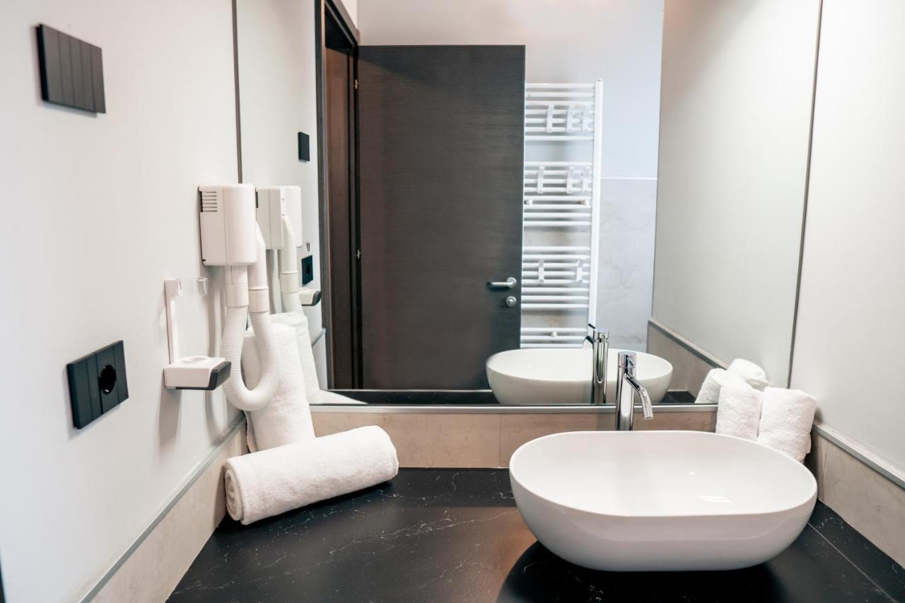 K Modern Hotel 페스키에라델가르다 외부 사진