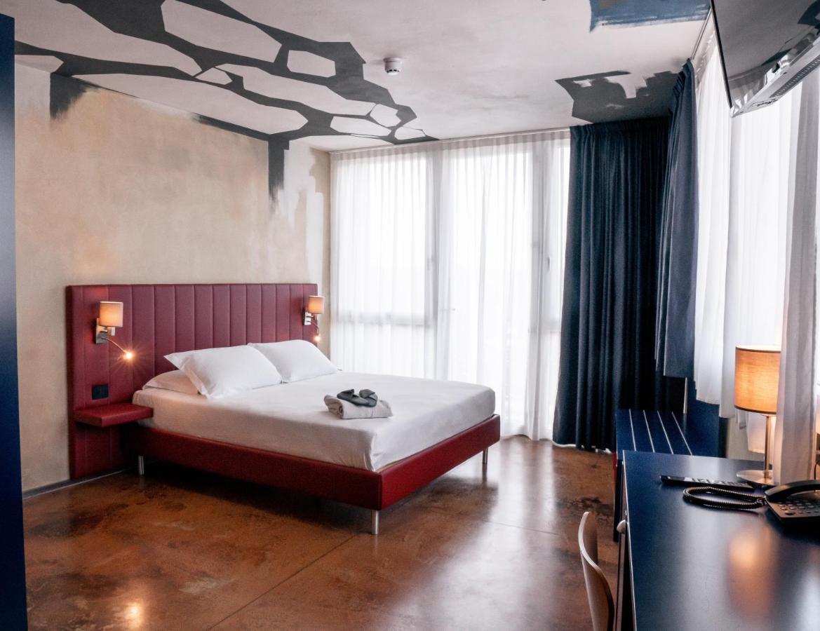 K Modern Hotel 페스키에라델가르다 외부 사진